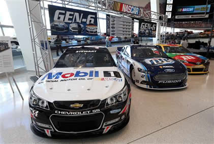 Chevrolet on The New Chevrolet Ss Sits Next To The 2013 Ford And Toyota At The Hof